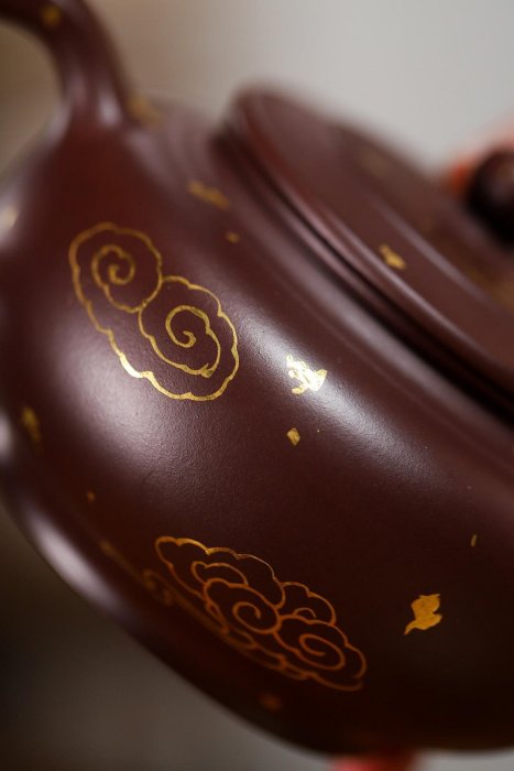 有祥造　飾壺 納福持壺照配套齊制壺：吳菊鳳（國家級高級工藝美術師）泥料：原礦紫