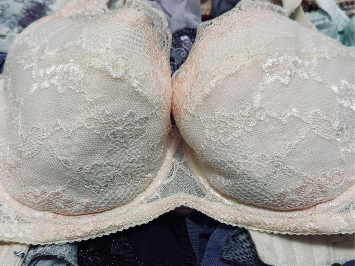 G70 32G 70G 二手內衣 大罩杯 胸罩