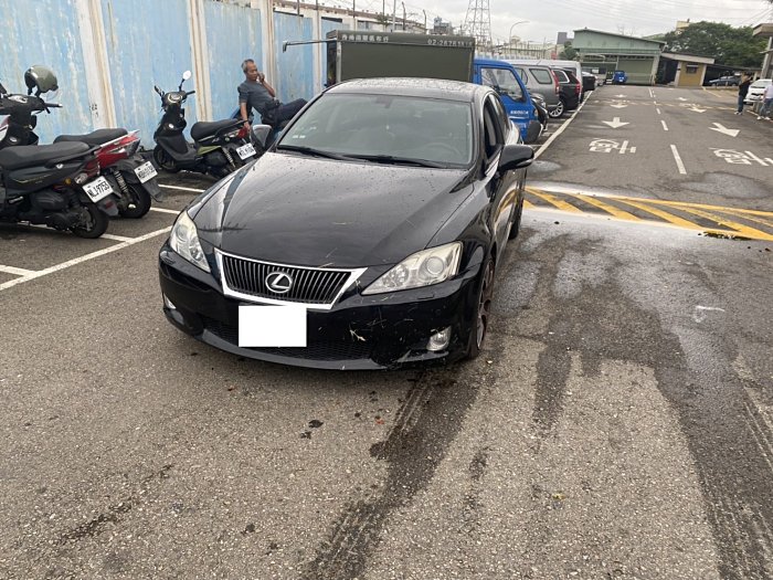 誠意出售 2010 IS250 V6引擎 車況我把關你負責喜歡 己認證完成