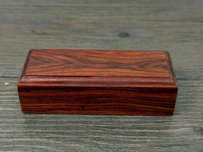 多藝多]海南黃花梨古代傢俱老紅油梨料改製小鎮尺鬼眼螢光強山水紋