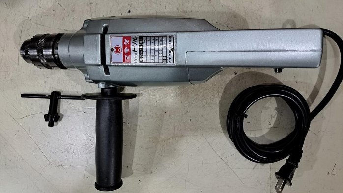 "ㄚ峰日本精品二手貨"日本原裝九成五新(牧田6301)13mm4分鋁合金電鑽，特價2450元