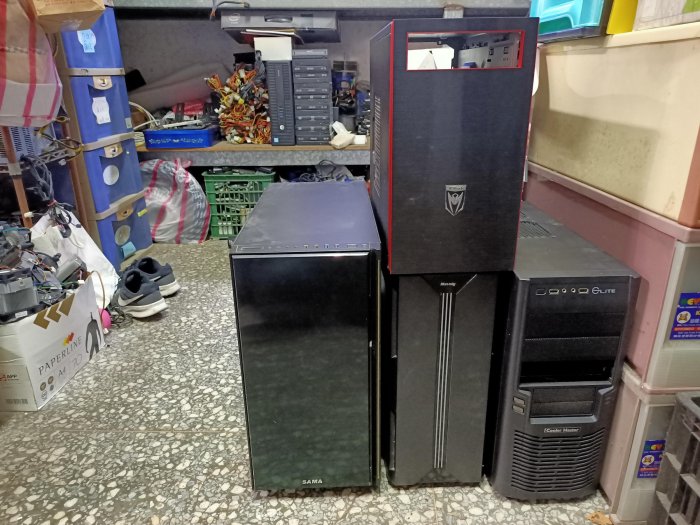 電腦雜貨店~現貨 二手電腦機殼 隨機出貨 1個300