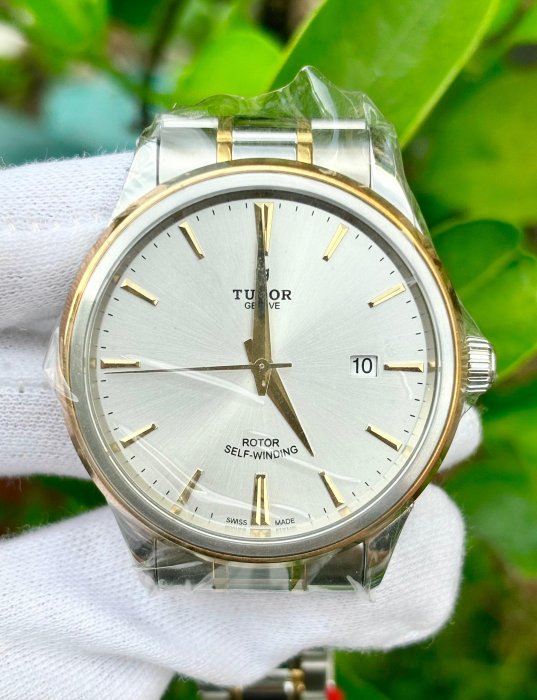 TUDOR 帝舵 型號M12703-0002 銀面半金男錶 錶徑41mm T601自動機芯 2022/4台灣AD
