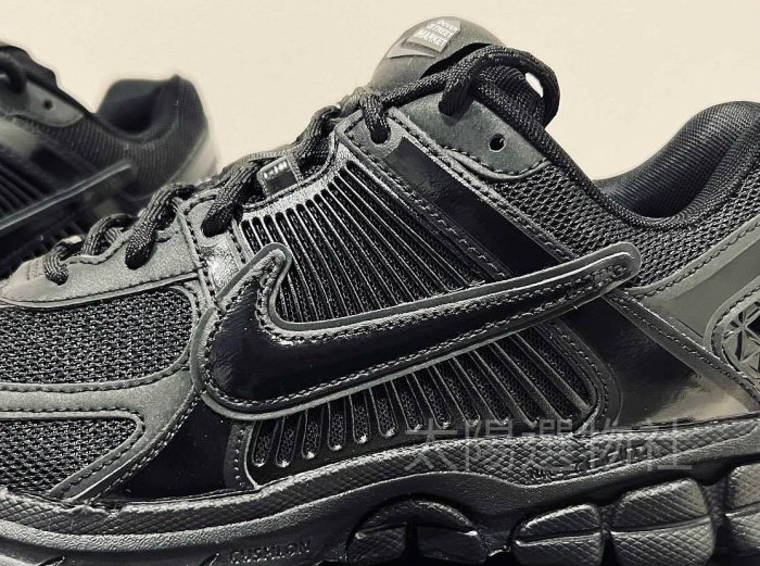 未使用品 DSMGxNIKE Zoom Vomero 5 SP 黒 26 送料込 NIKE◇ZOOM VOMERO