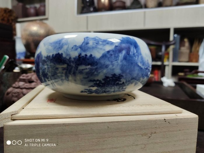 台湾人気陶芸家 雨墨（柯志正）在銘 両面手描き青花山水漢詩筆洗 文房書道具 山水筆洗雨墨柯志正作品附箱| Yahoo拍賣