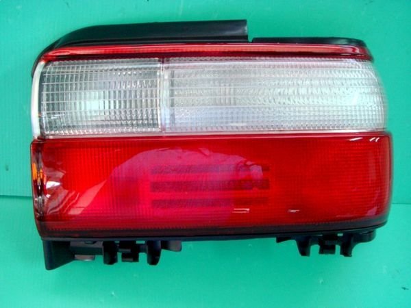 ☆小傑車燈家族☆全新 COROLLA 93-96年紅白尾燈一顆800元