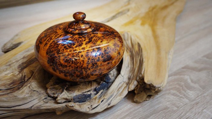 台湾産　黄檜木　飾り品　聚宝盆 珍稀絕品!台灣檜木黃金釘樹榴聚寶瓶大聚寶盆釘仔花絕版收藏招財進寶