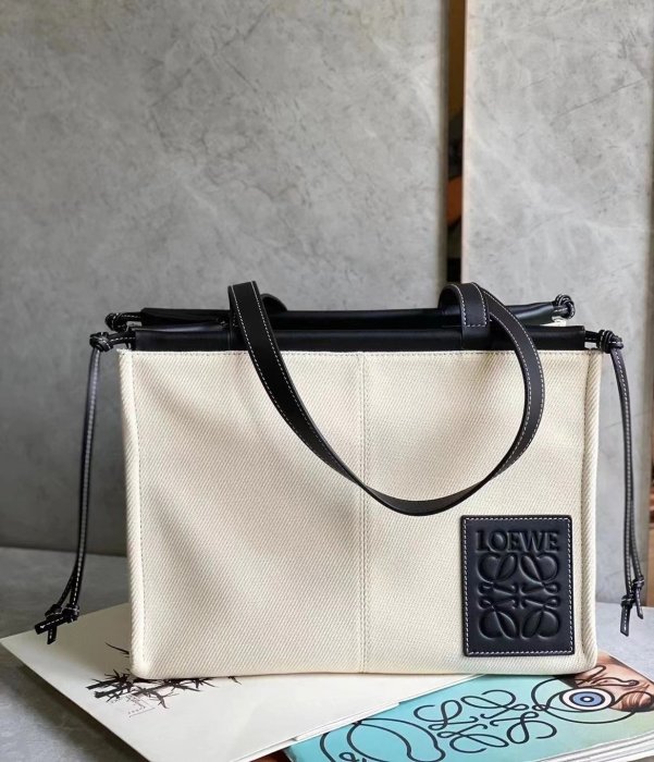 Loewe Cushion Tote Outfit Street Style Loewe Basket Bag White