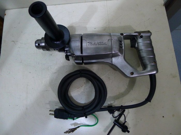 "ㄚ峰日本二手貨"日本原裝漂亮日本製 牧田 8420V *4分震動 電鑽 鋁質機身。牢固結實!無段變速