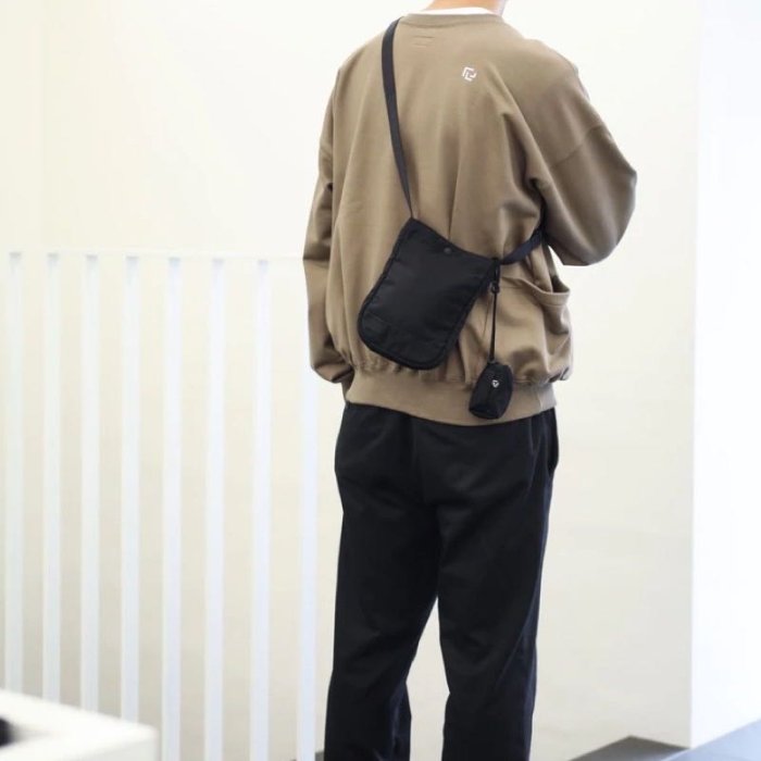 RAMIDUS BLACK BEAUTY SHOULDER POUCH AirPods Pro 側背包| Yahoo拍賣