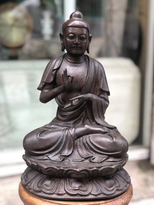 佛像古董，「大明宣德年製」在銘，高2⃣️9⃣️cm，重3800克 佛像古董，「大明宣德年製」在銘，高2⃣️9⃣️cm，重3800克