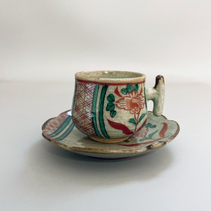 送料無料 明治～大正九谷焼　手描き松鶴紋杯台/盃台5客　完品無傷 九谷燒摩卡杯嚴選手繪結晶冰裂釉陶瓷，口徑5.9公分高5.5公分，精美瓷碟