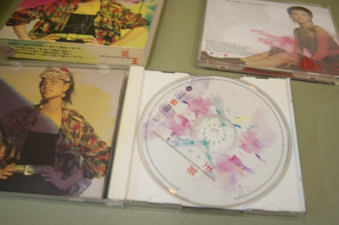 王菲王靖雯faye wong=簽名CD=光之翼流年流浪的紅舞鞋=沒有側標| Yahoo拍賣