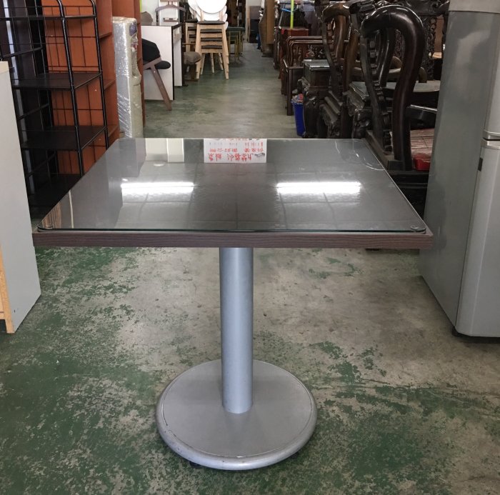 【全國二手傢俱館】強化玻璃面深木紋方型餐桌/二手餐桌/工業風餐桌/營業用餐桌/營業設備/中古家具/生財用具/營業餐桌