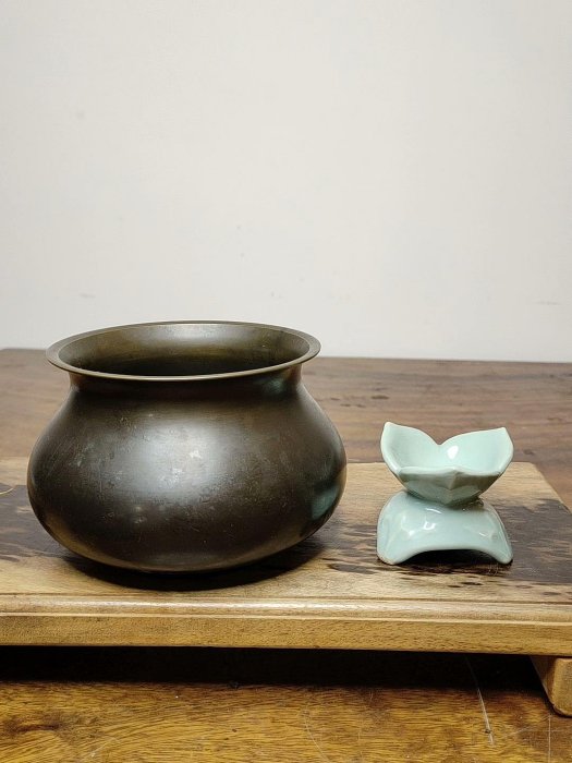 美術品・アンティーク・コレクション 【茶道具】糸目 唐金建水