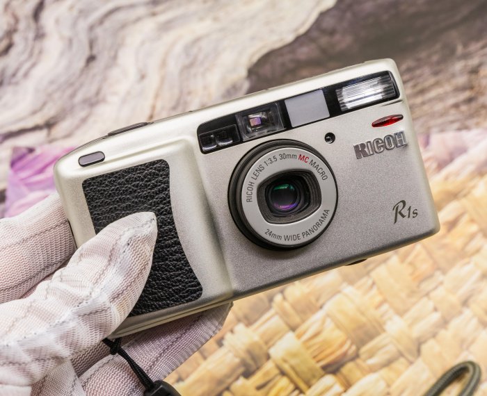 二手新中古:理光RICOH R1S 30mm F3.5 定焦版24mm寬景模式MC