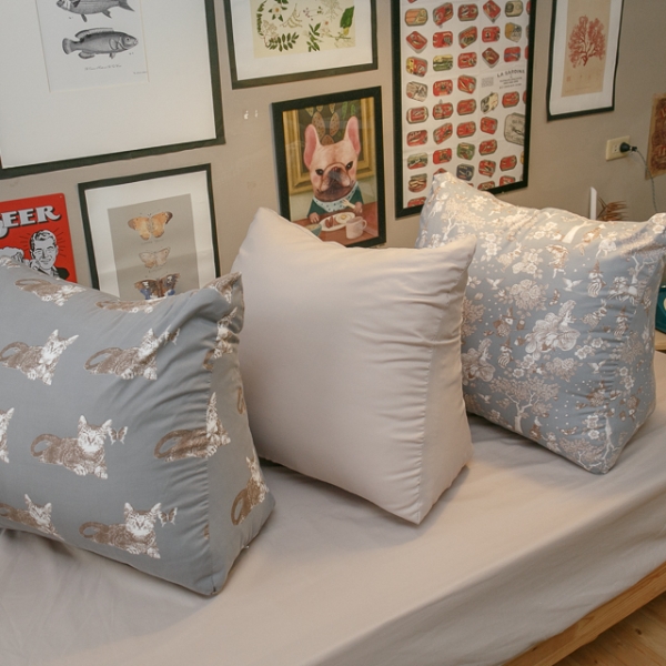 棉床本舖 北歐風-人體工學設計三角抬腿枕(多款任選) 台灣製 美腿神器 追劇必備