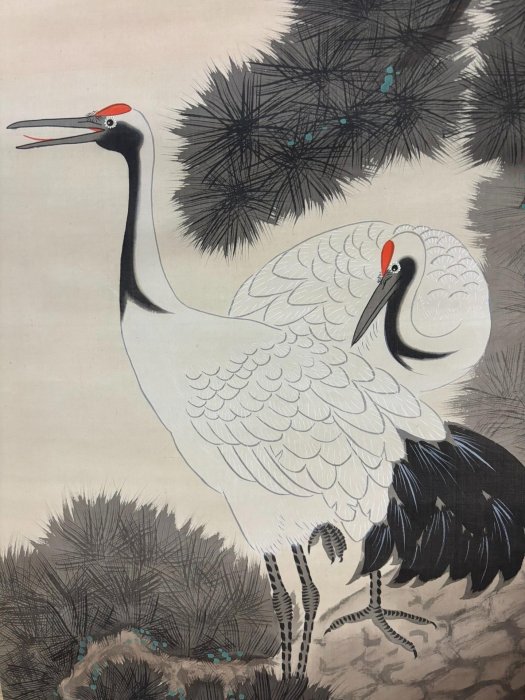 嚴選華石款《松鶴長春圖》，絹本單色裝裱，尺寸公分，骨質軸頭齊全，包