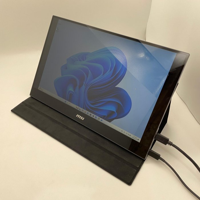 MSI OPTIX ポータブルモニター 15.6インチ MSI、0.9kgの15.6型モバイル