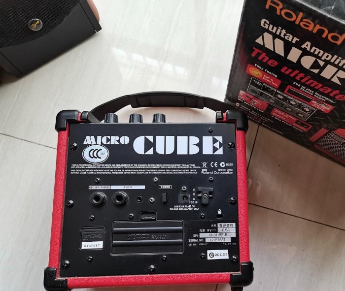 羅蘭電吉他音箱 ROLAND MICRO CUBE帶電源自用的99新，二手電吉他羅蘭音箱不退不換，可以加電池使