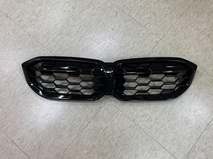 BMW 3 Series G20 G21 2023-2025 M340i Style 後期 鼻頭 水箱罩 水箱護罩 蜂巢 鋼琴黑