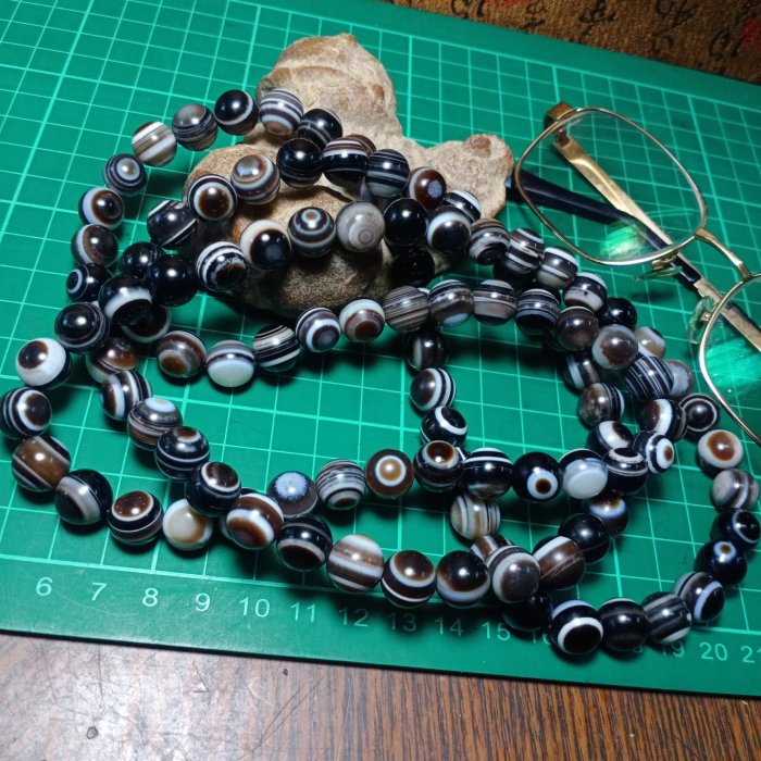 ⭕️ 台湾の上肯購入　高品質【十字六眼天珠】　本物瑪瑙石保証品80000円以上の品 台湾上肯天珠一代台湾至纯上肯5A牙黄折线九眼白化页岩玛瑙项链