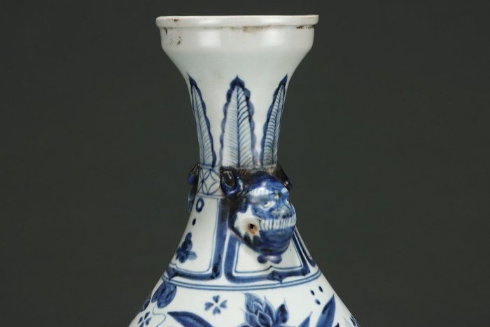 C --- 舊藏元代青花魚藻紋獸耳玉壺春瓶尺寸高.厘米腹徑.厘米【天下收藏