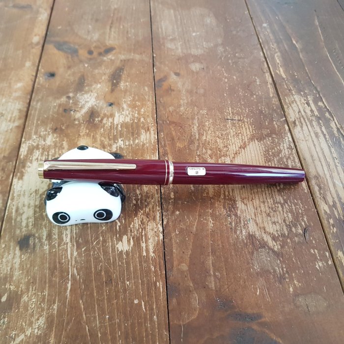 一元起標!! 近全新!! 萬寶龍  鋼筆   B尖(筆尖有花) / Montblanc   附原廠吸墨器