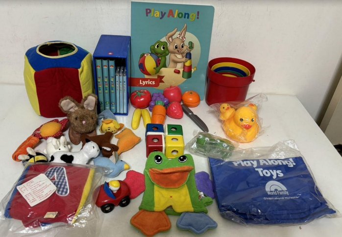 【美品】World Family - play Along Toys BNIB FISHER PRICE JULIUS JR TWIRL-A-WORLD AMUSEMENT PARK