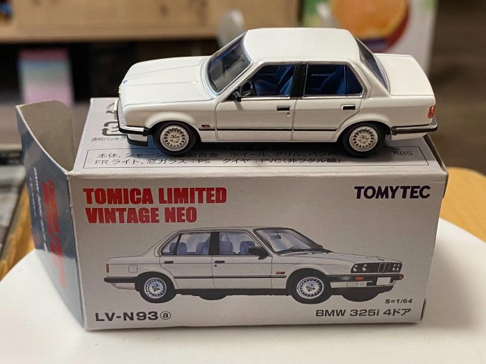 TOMYTEC多美卡TLV LVN93a BMW 325i日版素漆白老車模型盒內無損品相極佳