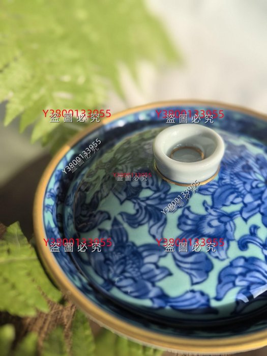 日本作家器龍峰和香祥作聯名青花手繪綠膠質滿繪三足底蓋碗口沿重描金品