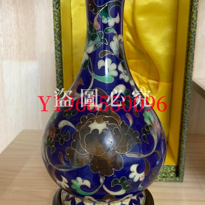 二手】名家郭明橋景泰藍掐絲琺瑯彩花瓶，高25cm，帶原裝木座和盒子。藍