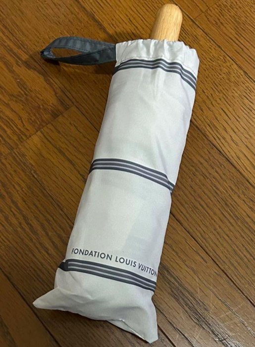 LV/Louis Vuitton Foundation路易威登基金會藝術博物館限量摺疊傘(法國