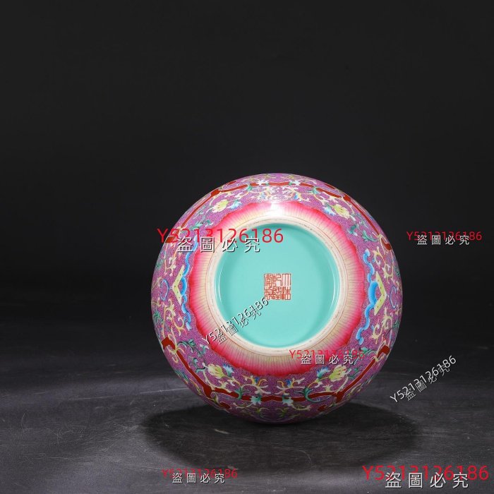 清代乾隆琺瑯彩紫地纏枝花卉紋大葫蘆瓶尺寸：高40公分口徑7公分肚徑