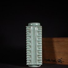 舊藏南宋官窯粉青釉（玉津園）琮式瓶尺寸高22.8；寬8公分【二手】6729