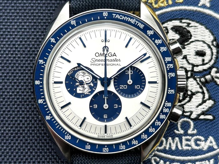 飛馬當舖 OMEGA 歐米茄 2024保單 Speedmaster 超霸 31032425002001 阿波羅13 50周年 銀史努比獎章 9成9新 42mm