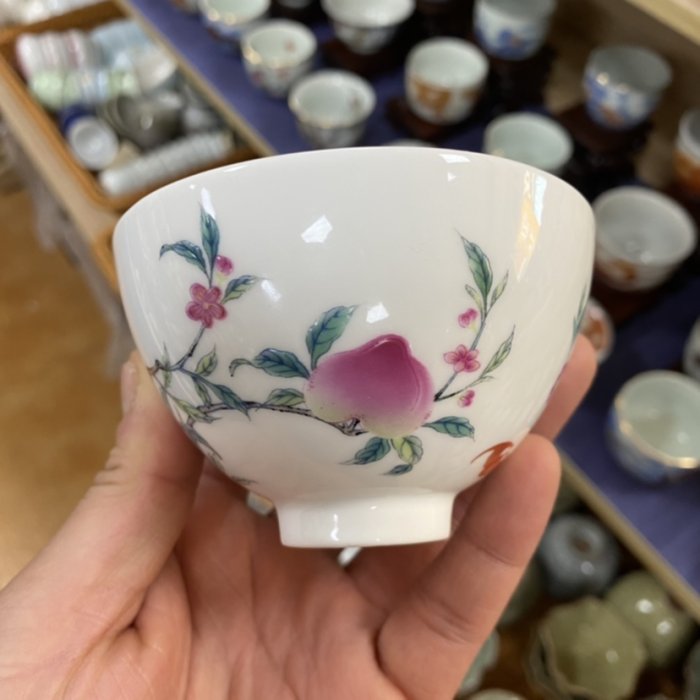 景德鎮粉彩九桃五福茶杯喝茶專用主人杯單杯品茗杯大號~特價| Yahoo拍賣