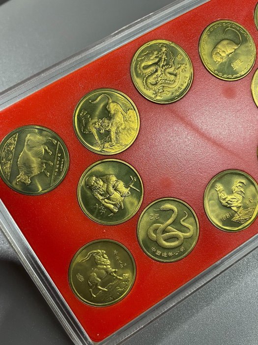 上海造幣廠 精製 十二生肖紀念章 12枚フルセット／1986〜1993年頃 上海造幣廠十二生肖紀念章（#0828）第一輪1981年～1992年，本銅24mm