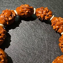 橄欖核雕刻雙面十八羅漢佛珠手串品種是烏欖橄欖核，蘇工精工，粗17mm