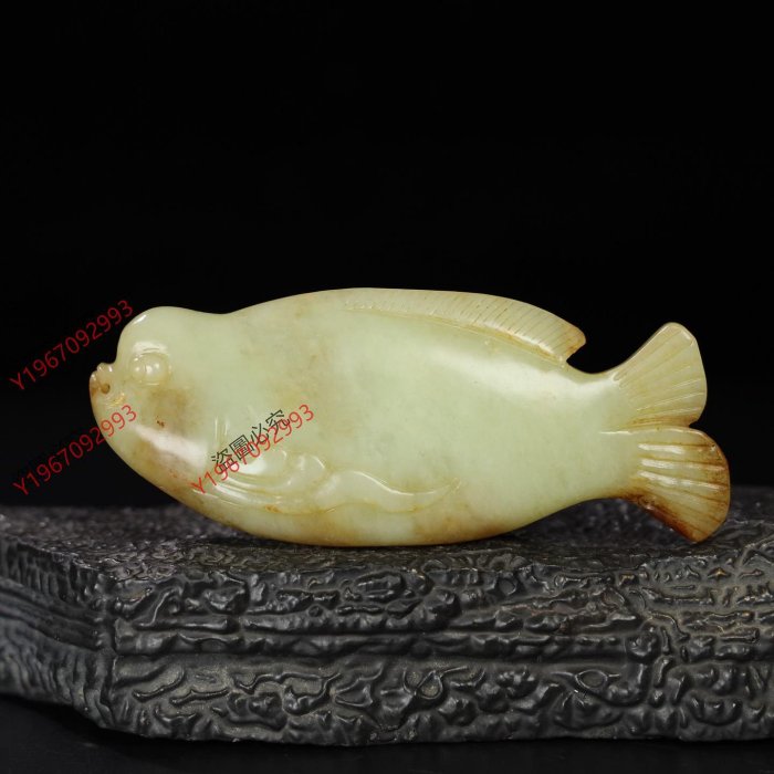 舊藏和田玉魚，玉質細膩油潤，漿老道，細節如圖所示，尺寸長10.3厘米