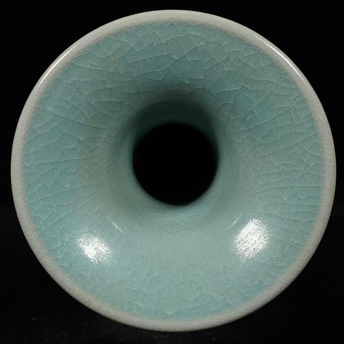 宋汝窯宋徽宗御用款銘文紙槌瓶，高29直徑13cm，200212 官窯汝瓷鈞窯