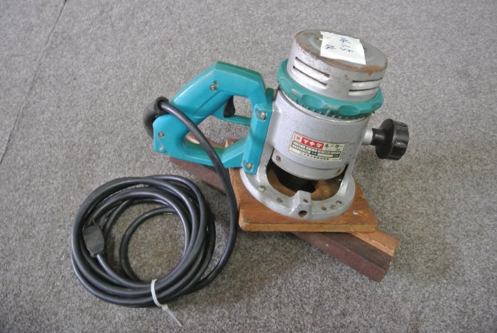 中古美品！Makita 牧田 D型把手修邊機/路達 - 木工精修必備！