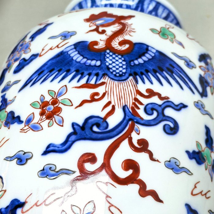 美品 高級日本七宝花瓶 鳳凰 花唐草文 骨董 桐竹文花瓶 嵯峨好 銘『鳳凰』 太白磁法相華鳳凰彫文花瓶 - 京都国立