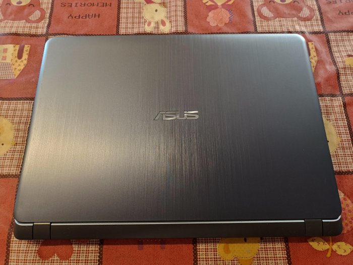 華碩 Asus X507MA 15吋 N4100 4核 256+500G硬碟 文書影音 輕薄 外觀漂亮如新  原廠充電器 附筆電包 二手非全新