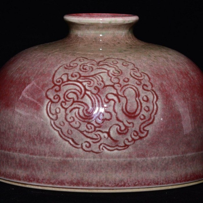 清康熙年制豇豆紅釉暗刻紋太白尊，高10x12.5厘米～119184古玩收藏擺件