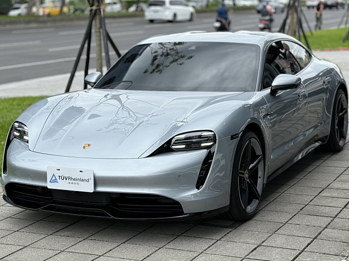 【台北上億】Porsche Taycan 2024款 銀色