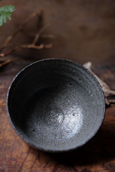日本現代陶藝作家器，陶藝家喜多村郎手作貝殼釉抹茶碗，帶原盒，釉色