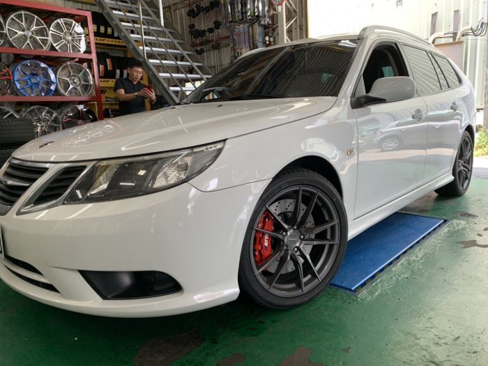 超鑫鋁圈  ATTC 一體鍛造大六活塞卡鉗 搭配350MM盤 SAAB 9-3 實裝圖