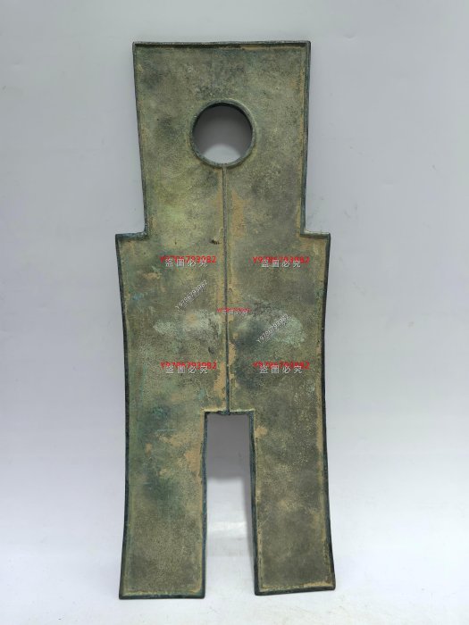新莽時期的貨布，古幣收藏佳品材質為銅，品相美品，字口清晰。這枚貨布