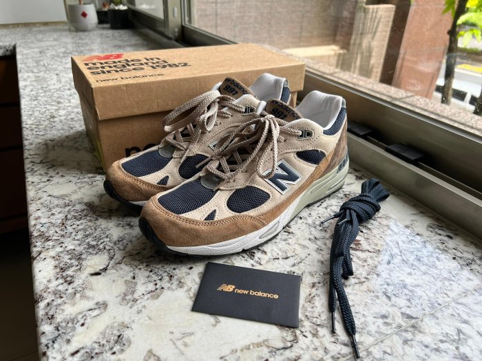 100%真品 近全新  New Balance 991 英國製  size: 黃金US9   1元起標